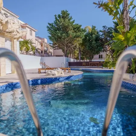 Cosy With Pool Apartment