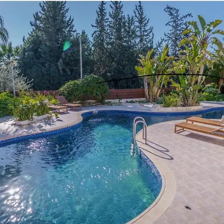 Cosy With Pool Apartment *